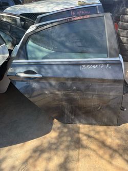 2013 Hyundai sonata left driver rear door