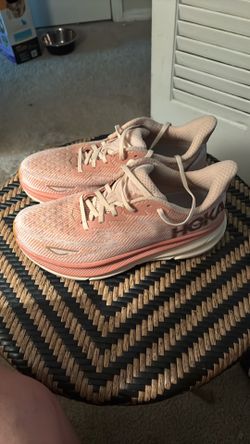 Hoka Clifton 9 - women’s size 10B