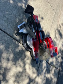 Milwaukee M18 FUEL Brushless Sliding Compound Miter Saw