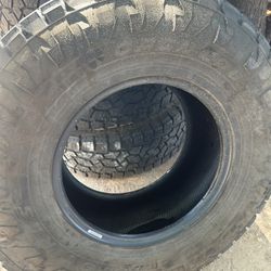 35x12.50R17 Toyo Open Country AT