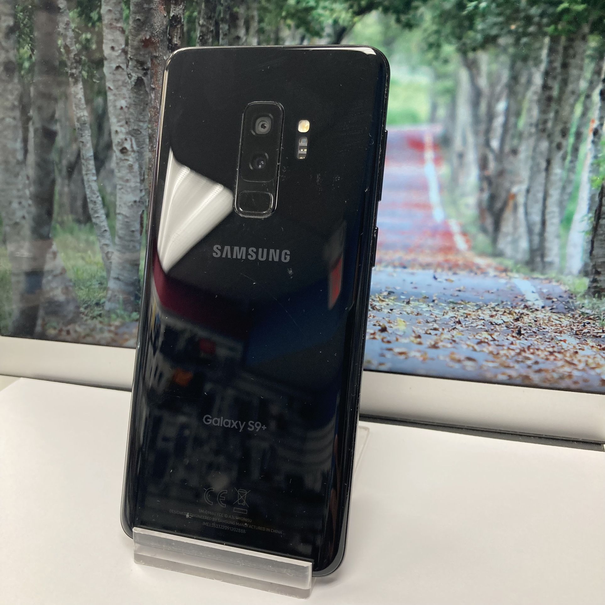 Samsung Galaxy S9 plus 64gb Factory Unlocked Comes with store warranty