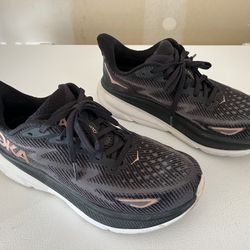 Women’s Clifton 9  Hoka  Size 8