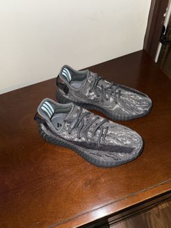 Yeezy Boost 350 V2