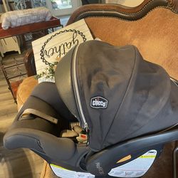 Chicco Car seat With Two bases
