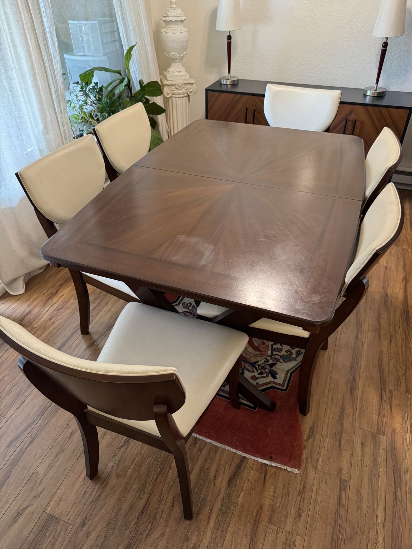Dining Table & 6 Chairs