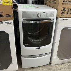 GAS - MAYTAG DRYER WITH STEAM