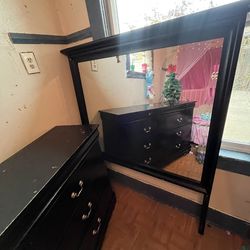 6 Drawer Dresser and mirror Set