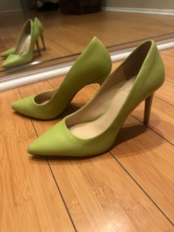 Vince Camuto Pump Heels Stiletto Size 7 M Lime Green pointed toe shoes