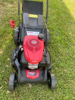Lawnmower Honda 22” Trasmicion Trasera  muy buenas condiciones