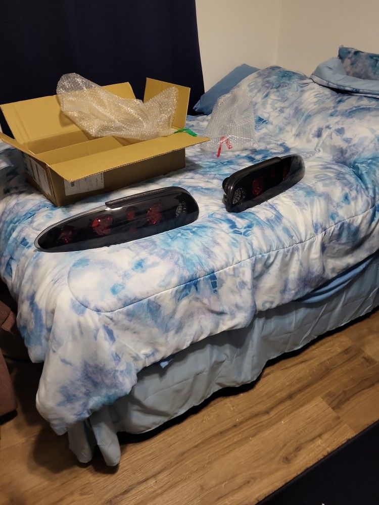 Tail Light New 93-97 Camaro