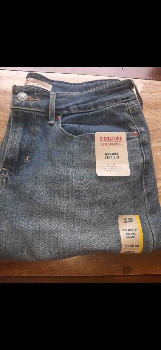 Levi Straight Leg Jeans