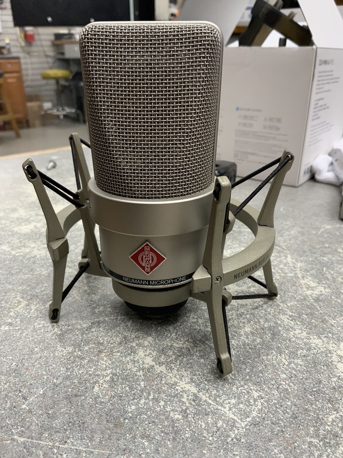 Neumann TLM 103 Large Diaphragm Cardioid Condenser Microphone / Mic / Musician / Recording / Studio