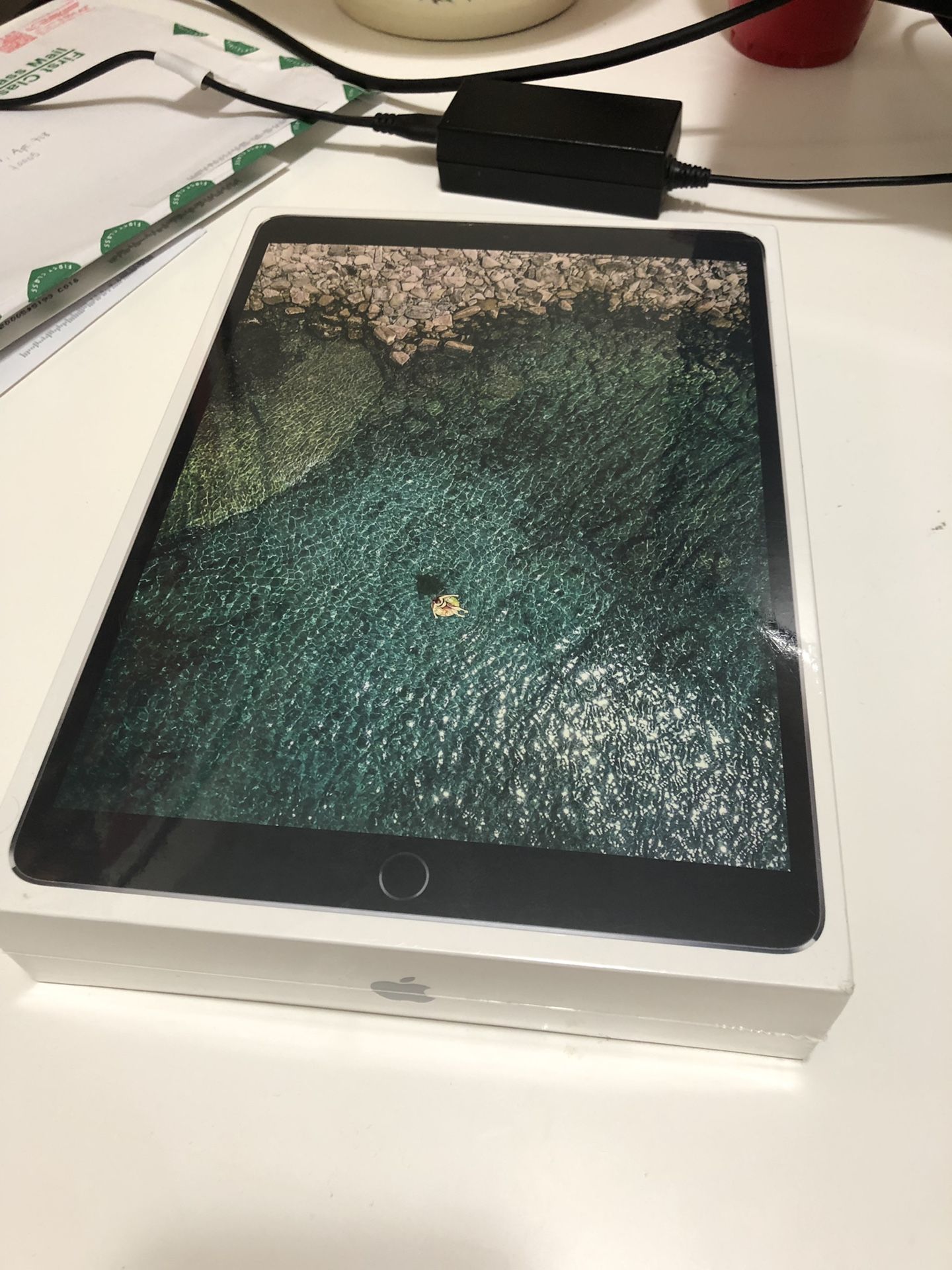 Apple iPad Pro - 10.5” - 64 GB - Wi-Fi - Space Gray