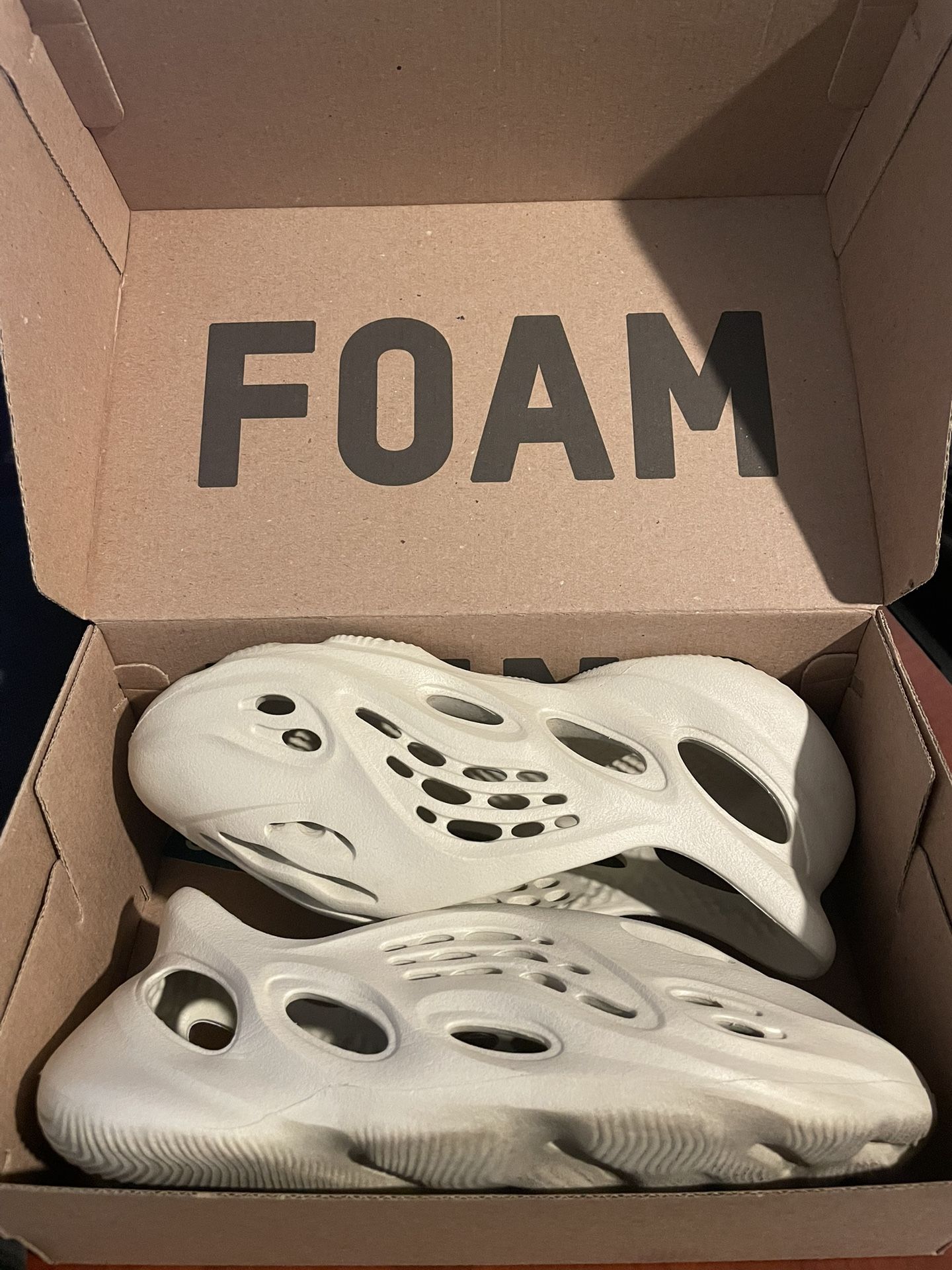 Yeezy Foam RNNR “Sand” Size 9