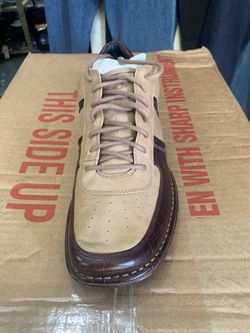 310 Men’s Shoes Size 11 New