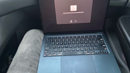 Apple electronics lap top  ,iPod 15 in iPod 10 in together or. Separate. Best prices
