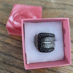 Silver Swarovski Crystal Large Thick Buckle Ring Size 7 In Excellent Condition & Box