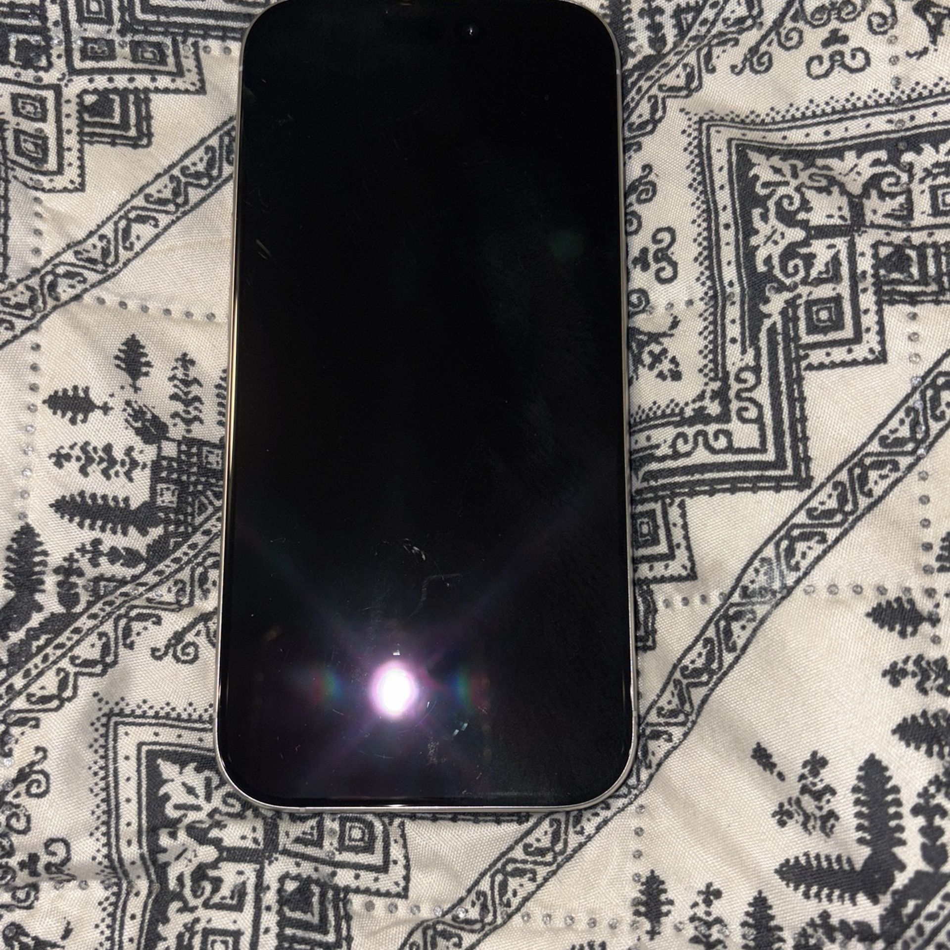 iPhone 16 Pro Max Not Unlocked