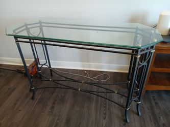 Sturdy glass table/ tv stand