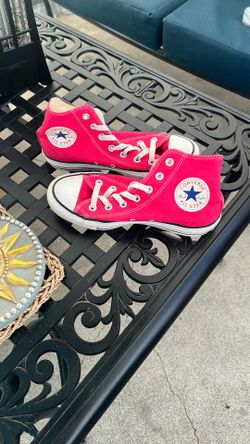 HOT PINK CONVERSE