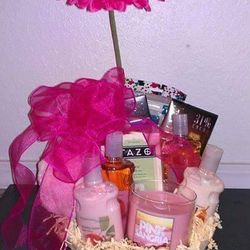 Ladies And Teenage Girls Birthday And Christmas And  Mother’s Day  And  Easter Basket 