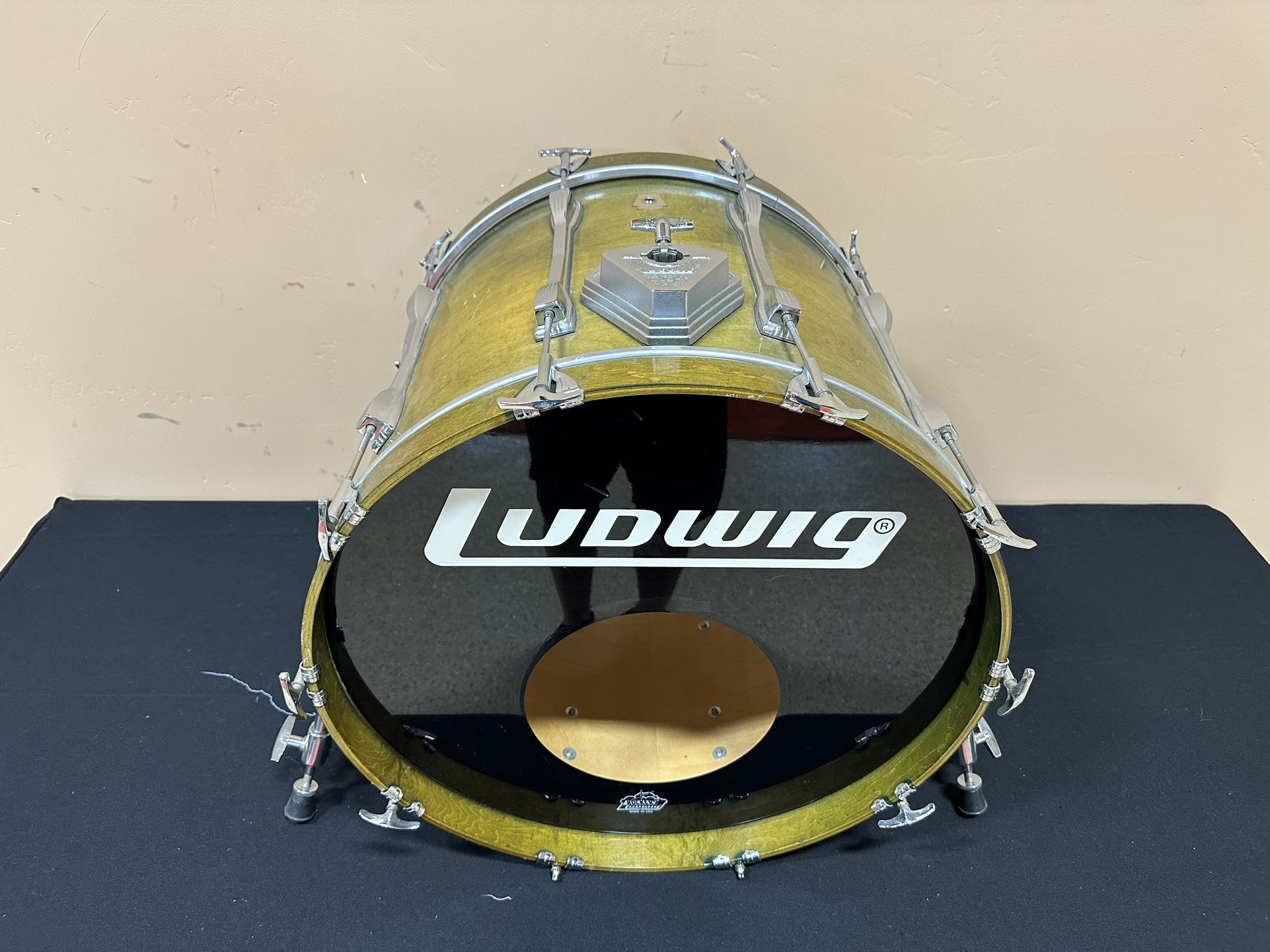 22 x 18 Ludwig USA Classic Maple Kick Drum. Good Condition.