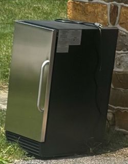 Stainless Steel Compact Ice Maker