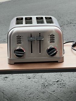USED Toaster $15 OR BEST OFFER (Works Great)
