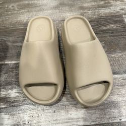 Yeezy Slide Pure 