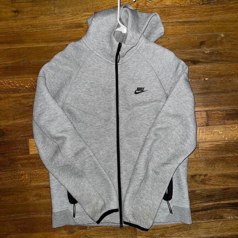 Grey nike tech