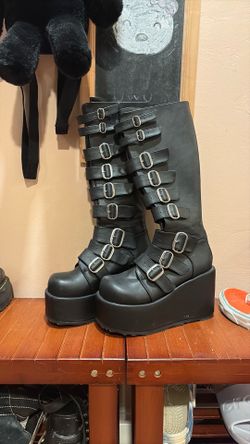 Demonias BOOTS womens size 7