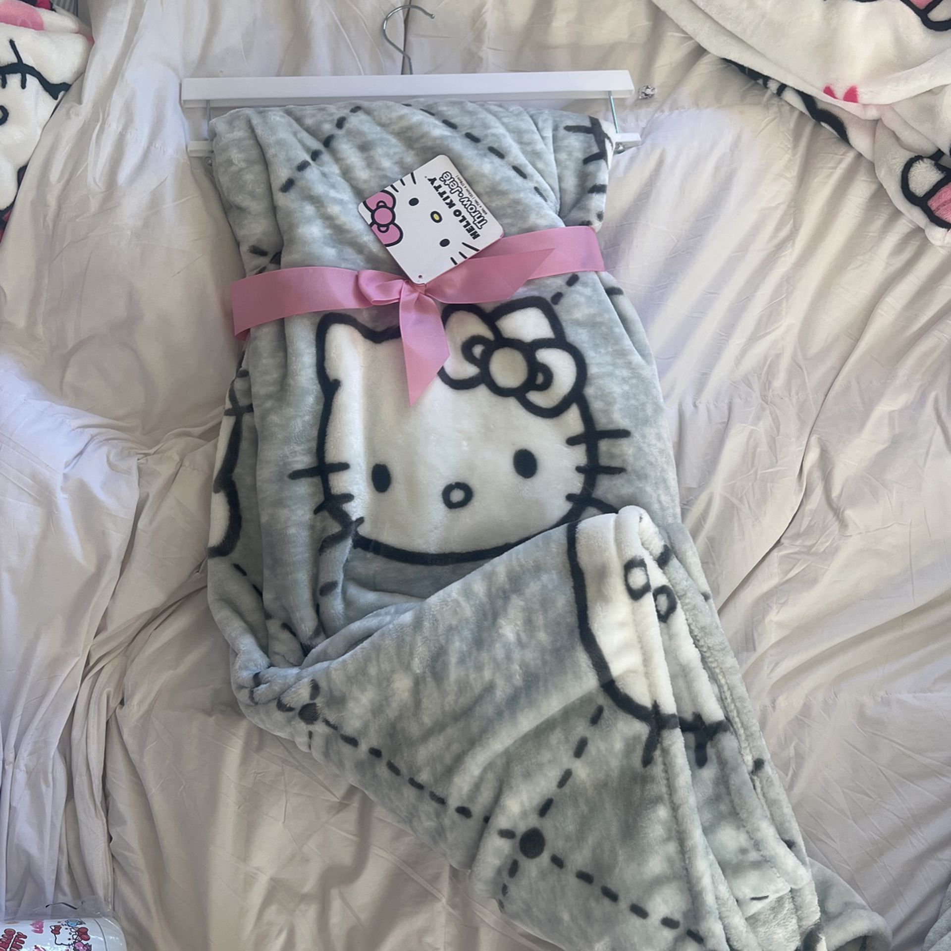 Hello Kitty Grey Diamond Throw Blanket 60 X 70