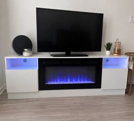 🔥 Modern White LED Fireplace TV Stand / Entertainment Center – Excellent Condition 🔥