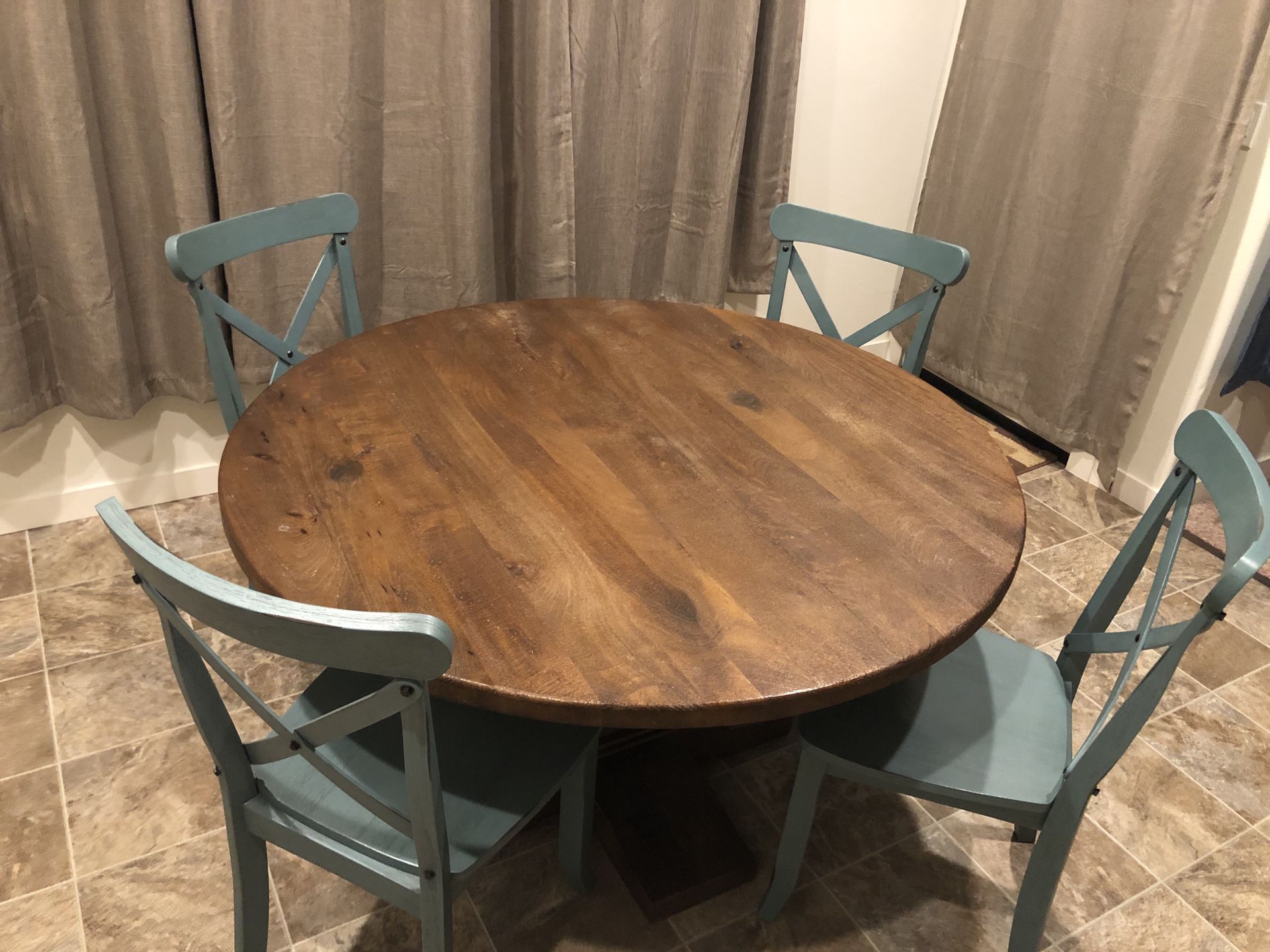 Round kitchen table