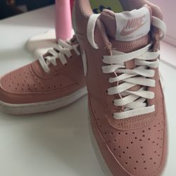 Nike Womens 7.5 $30 Firm