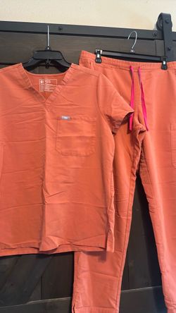 FIGS Scrub Set Top and Pants