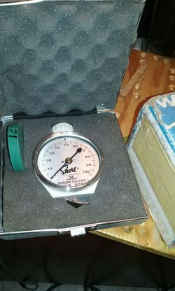 Shore instron DUrometer