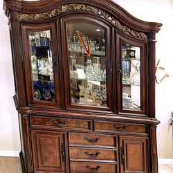 Solid Wood China cabinet