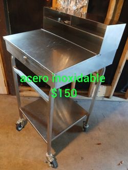 Mesa de acero inoxidable