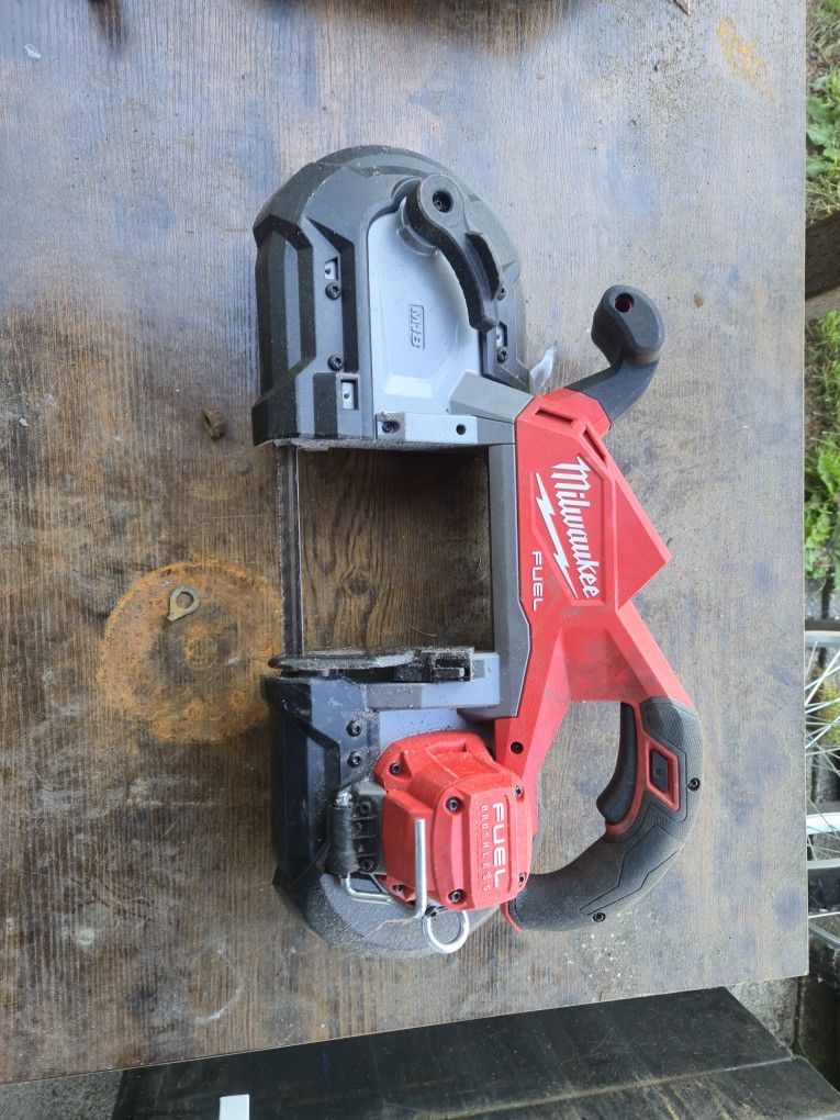MILWAUKEE DEEP CUT BANDSAW TOOL ONLY