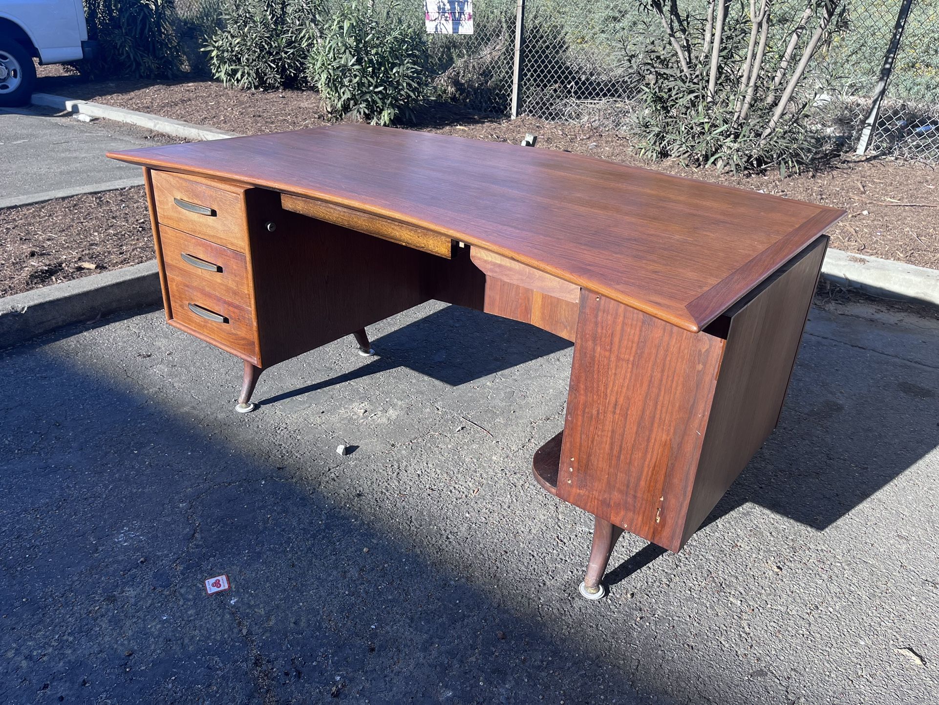 Monteverdi and Young MCM Executive Desk