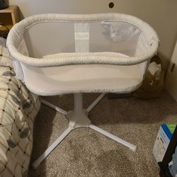 Halo Bassinet (Gently Used) --- OBO. Need Gone