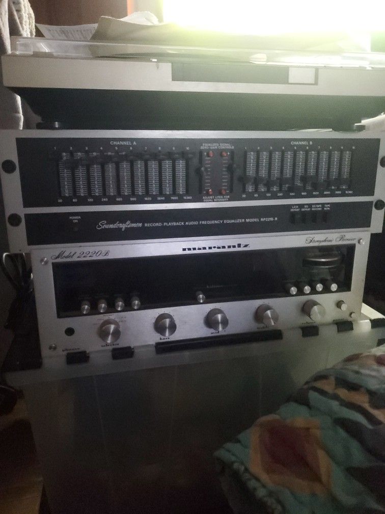 Vintage Marantz 2220b Receiver
