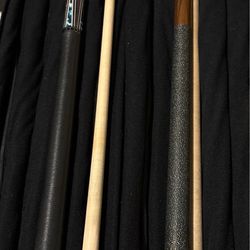 Pool cues PRICE BELOW