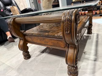 Coffee table/Center table