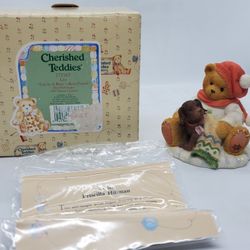 New Cherished Teddies Figurine LEE Boy 1997 puppy Bear Best Friend Hat Figure


Mint condition, kept in the box, box has some spots/writing


LEE   - 
