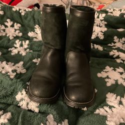 Uggs - Brooks - Leather - SZ 9.  - MAKE ME AN OFFER