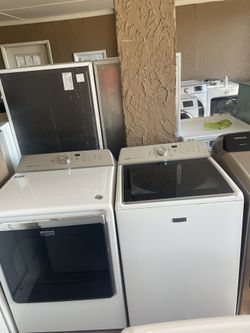 Maytag XL  Washer And Dryer Set And 30 Day Warranty