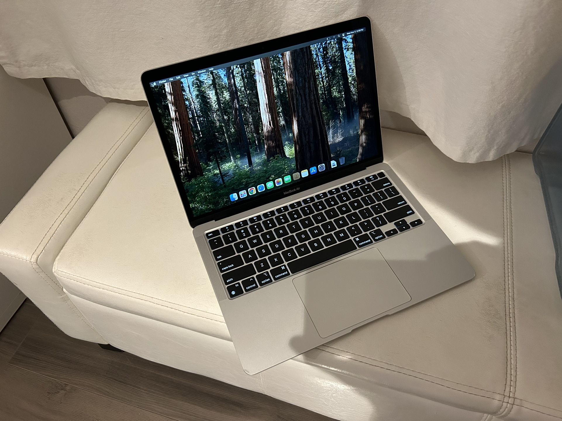 Apple 2020 MacBook Air M1 8gb 512gb