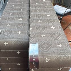 King bed box spring